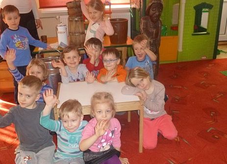 MLECZNA  DROGA  W  PRZEDSZKOLU  grafika