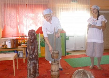 MLECZNA  DROGA  W  PRZEDSZKOLU  grafika