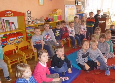 MLECZNA  DROGA  W  PRZEDSZKOLU  grafika