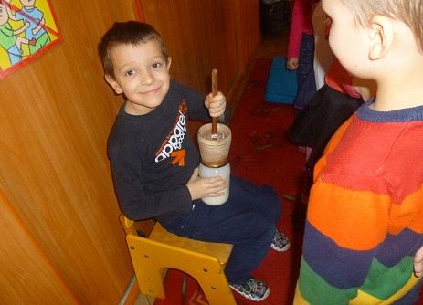 MLECZNA  DROGA  W  PRZEDSZKOLU  grafika