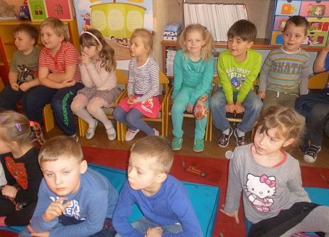 MLECZNA  DROGA  W  PRZEDSZKOLU  grafika