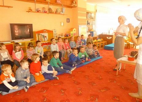 MLECZNA  DROGA  W  PRZEDSZKOLU  grafika