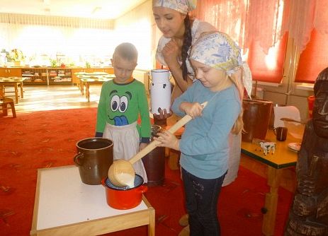 MLECZNA  DROGA  W  PRZEDSZKOLU  grafika