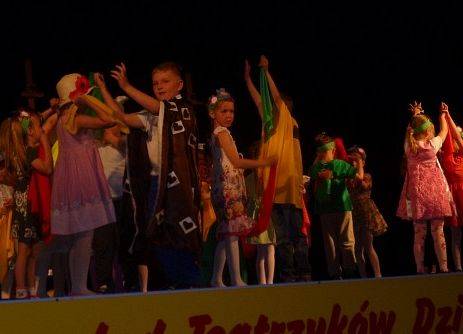 PRZEGLĄD TEATRZYKÓW DZIECIĘCYCH grafika