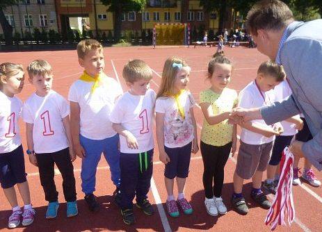 SPARTAKIADA  SPORTOWA grafika
