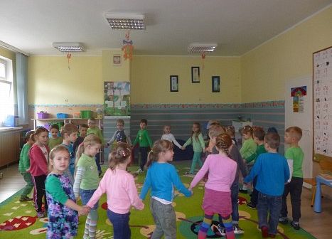 STARSZAKI  WITAJA  WIOSNĘ  grafika