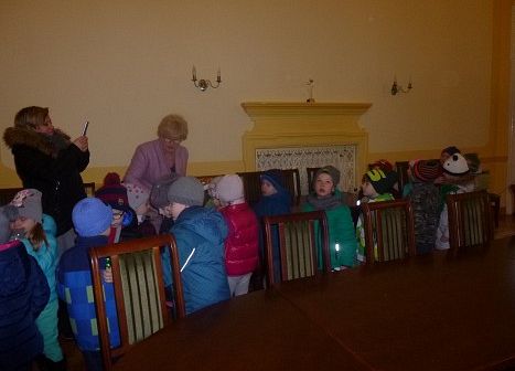 STARSZAKI  WITAJA  WIOSNĘ  grafika