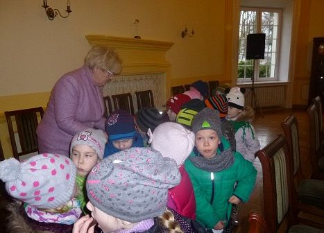 STARSZAKI  WITAJA  WIOSNĘ  grafika