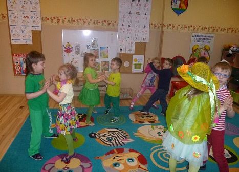 STARSZAKI  WITAJA  WIOSNĘ  grafika