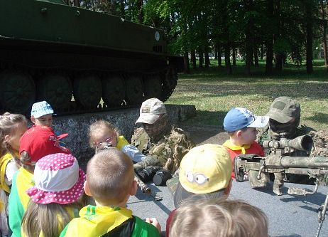 WYCIECZKA DO JEDNOSTKI WOJSKOWEJ W LĘBORKU grafika