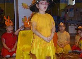 MOTYLKI NA BALU U PANI JESIENI grafika