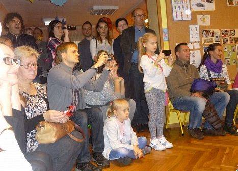 MOTYLKI NA BALU U PANI JESIENI grafika