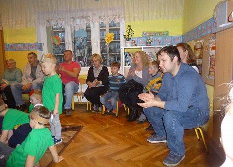 MOTYLKI NA BALU U PANI JESIENI grafika