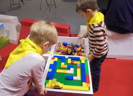 WYCIECZKA NA WYSTAWĘ LEGO W GALERII METROPOLIA grafika