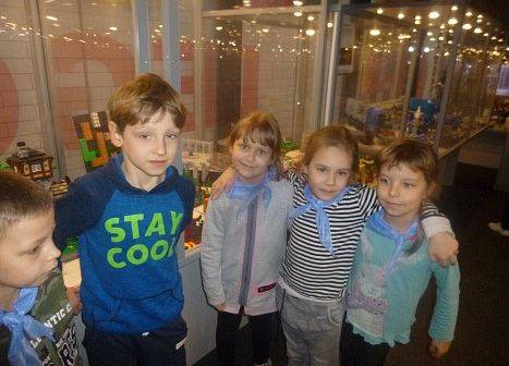 WYCIECZKA NA WYSTAWĘ LEGO W GALERII METROPOLIA grafika
