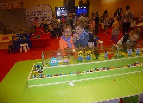 WYCIECZKA NA WYSTAWĘ LEGO W GALERII METROPOLIA grafika