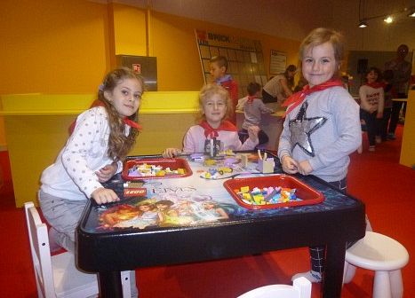 WYCIECZKA NA WYSTAWĘ LEGO W GALERII METROPOLIA grafika