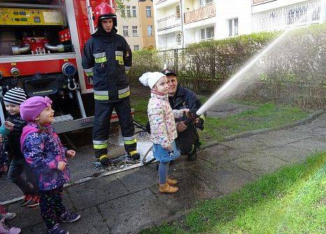 STRAŻ  POŻARNA  W  PRZEDSZKOLU grafika